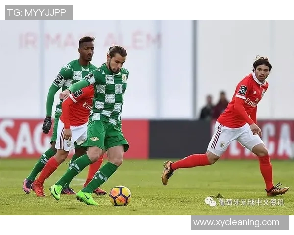 莫里足球球星的辉煌历程与赛场传奇故事解读