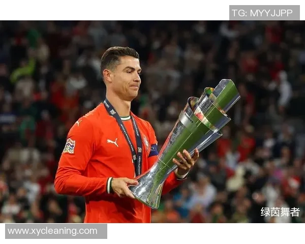 纵览世界足坛25位巨星荣耀与辉煌瞬间